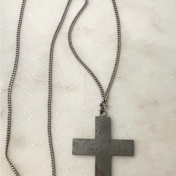 Celtic sterling silver cross with 12” silver chain - Picture 5 of 6